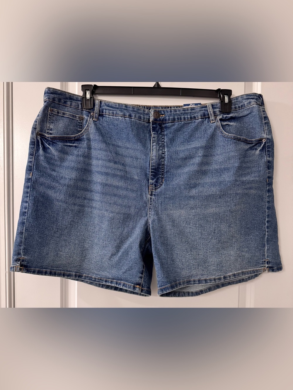 #z154 - NWT Terra + Sky 7” 5-Pocket Medium Wash Blue Denim Bermuda Jeans Shorts